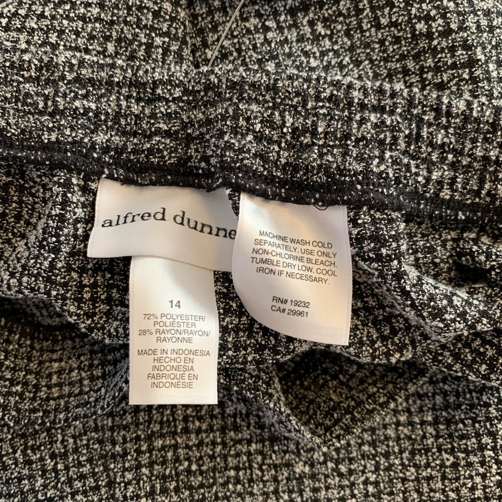 Alfred Dunner Black and white slacks/dress pants. Size 14 NWT smoke free home. - Picture 3 of 3